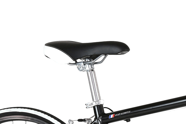 スポーツサドルで快適な座り心地