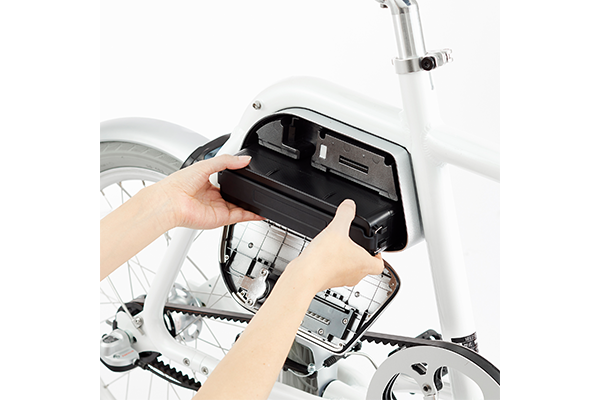 コンパクトでハイパワーな独自開発のバッテリー