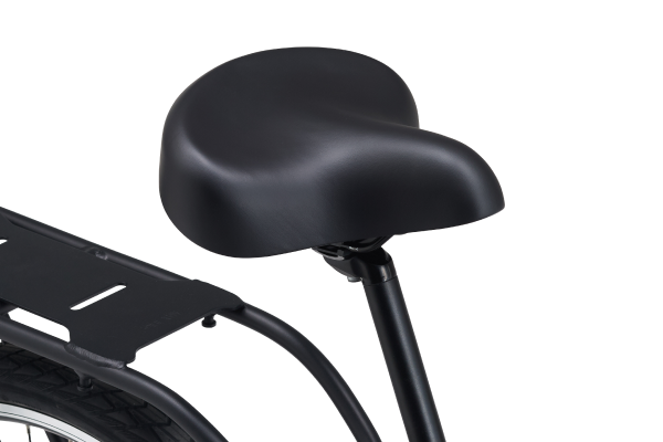 広々としたワイドサドル