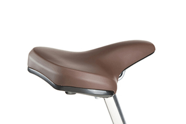 快適で軽量なサドル