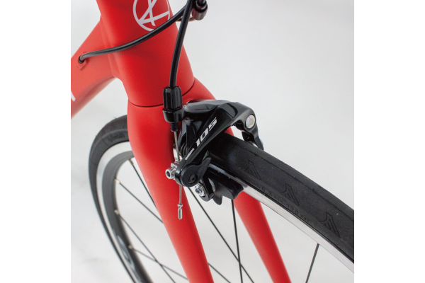 上位モデルのブレーキを採用