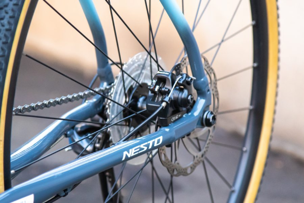 制動力が落ちにくいディスクブレーキ