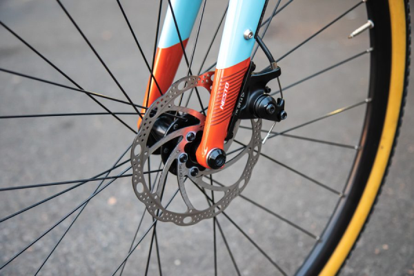 前後スルーアクスル仕様