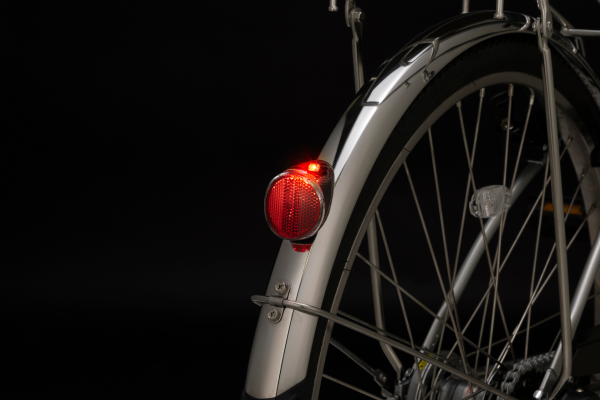 自動点滅するソーラーオートテール3