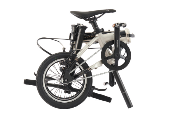 コンパクトな折り畳みサイズ