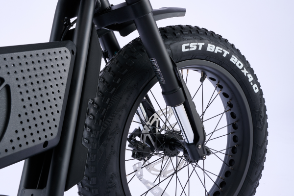 前後のサスペンションで衝撃を軽減