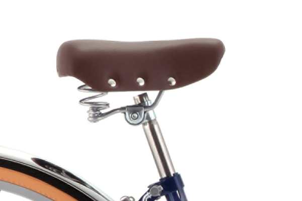 レトロな雰囲気の鋲付きテリーサドル