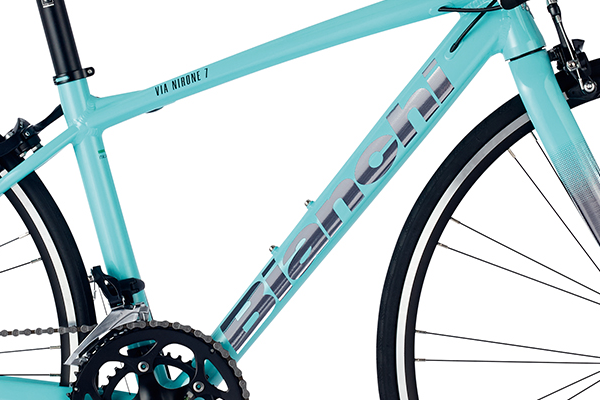 高級感あふれるフレームロゴ