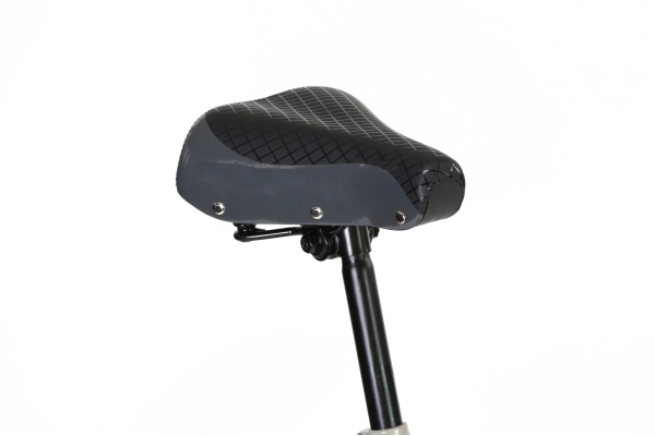 快適なサドルで長距離も安心