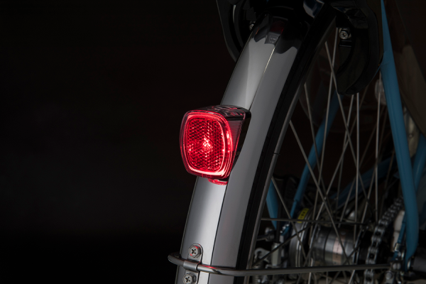 太陽光で充電するソーラーオートテール