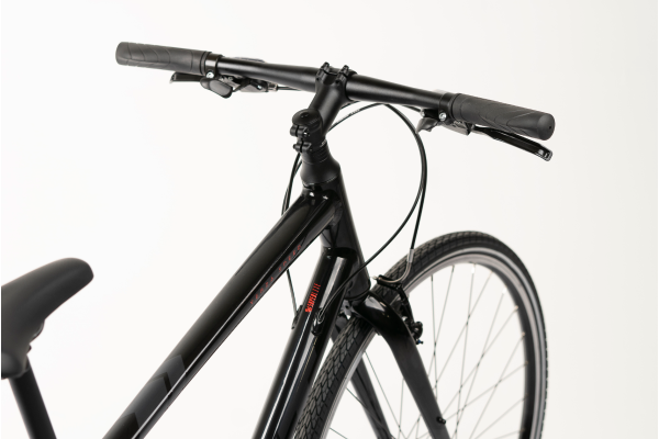 エルゴノミックデザインのハンドル