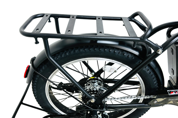 しっかり荷物を載せられるリアキャリア