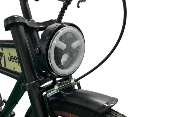 明るいライトで安全走行