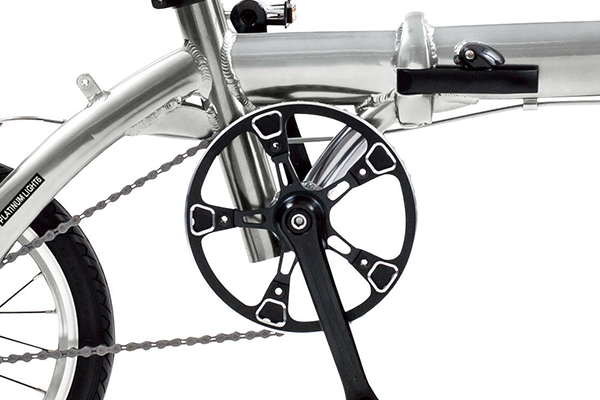 軽量化されたクランク(47T)