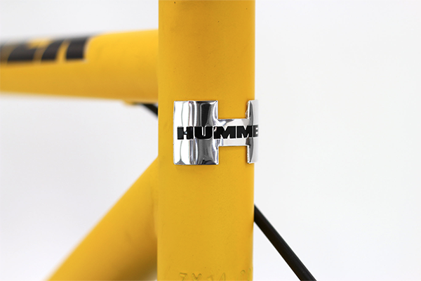 HUMMERを象徴するヘッドマーク